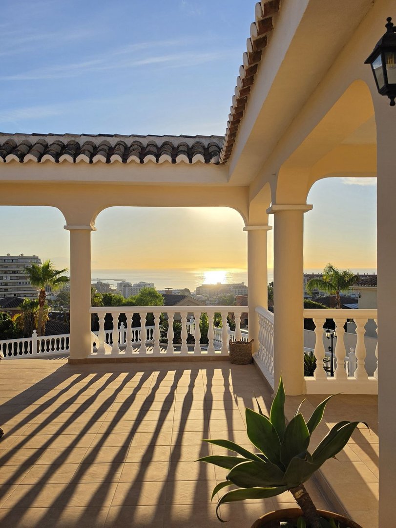 5 Bed Detached Villa in Torrequebrada