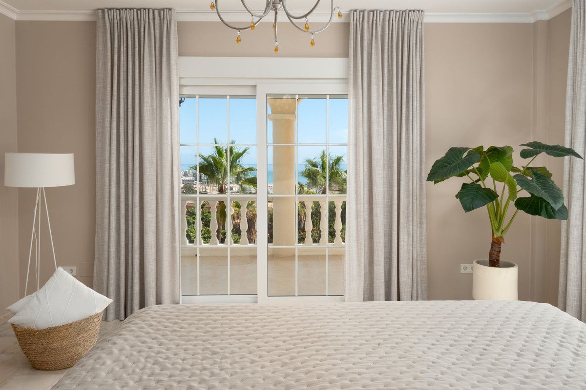 5 Bed Detached Villa in Torrequebrada