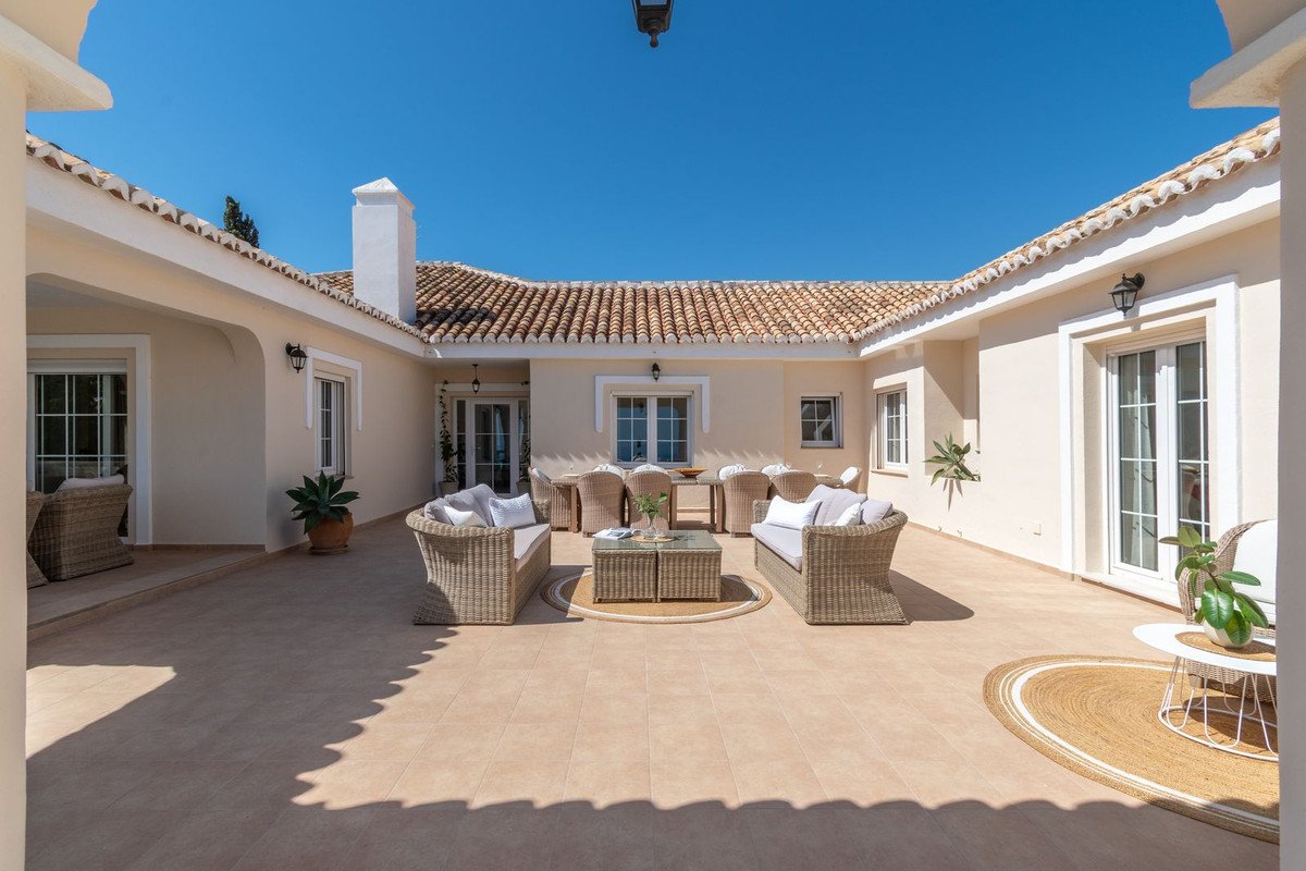 5 Bed Detached Villa in Torrequebrada