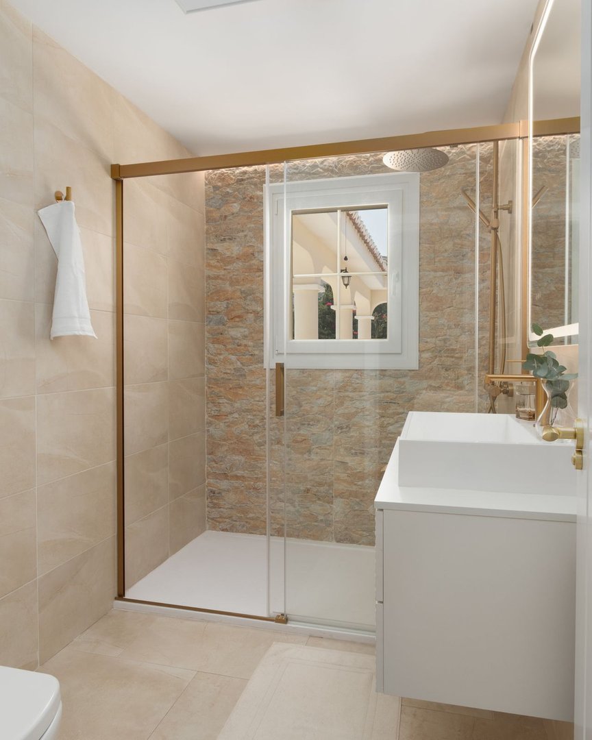 5 Bed Detached Villa in Torrequebrada