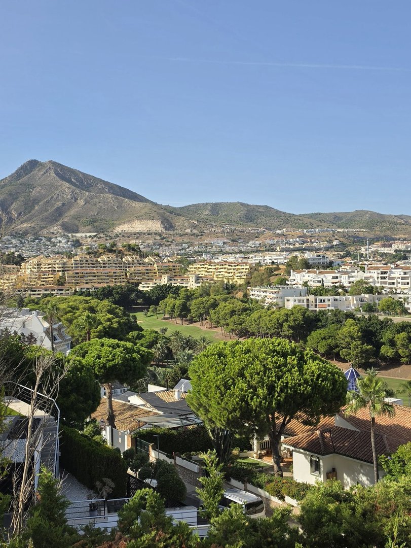5 Bed Detached Villa in Torrequebrada