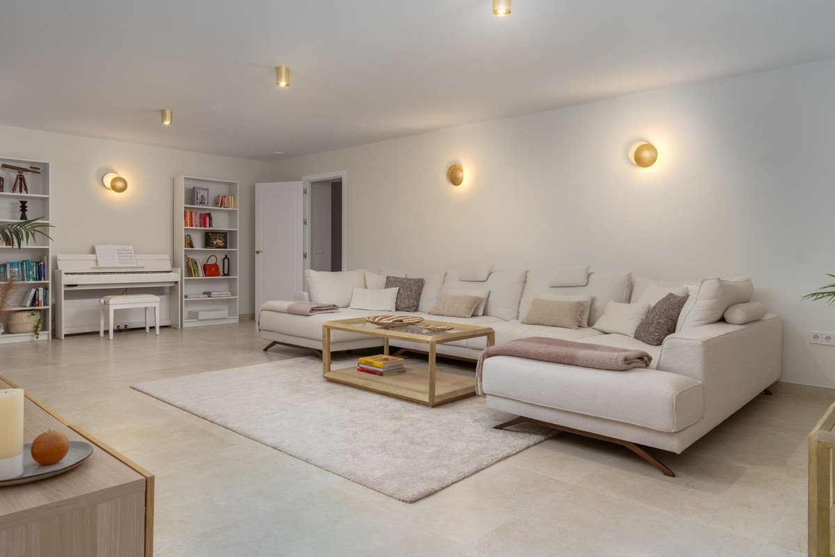5 Bed Detached Villa in Torrequebrada