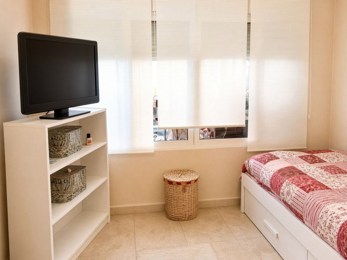 2 Bed Middle Floor Apartment in La Campana