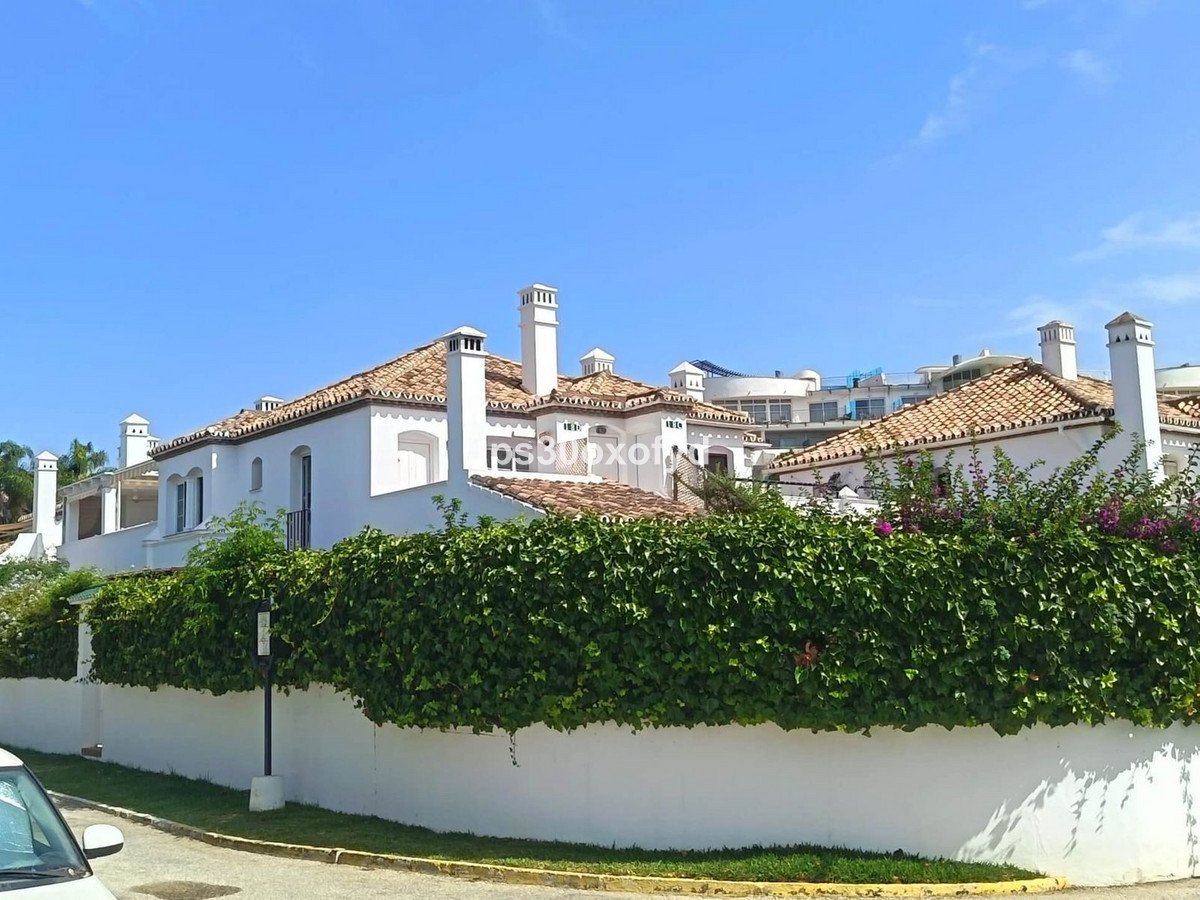 1 Bed Top Floor Apartment in Dos Hermanas