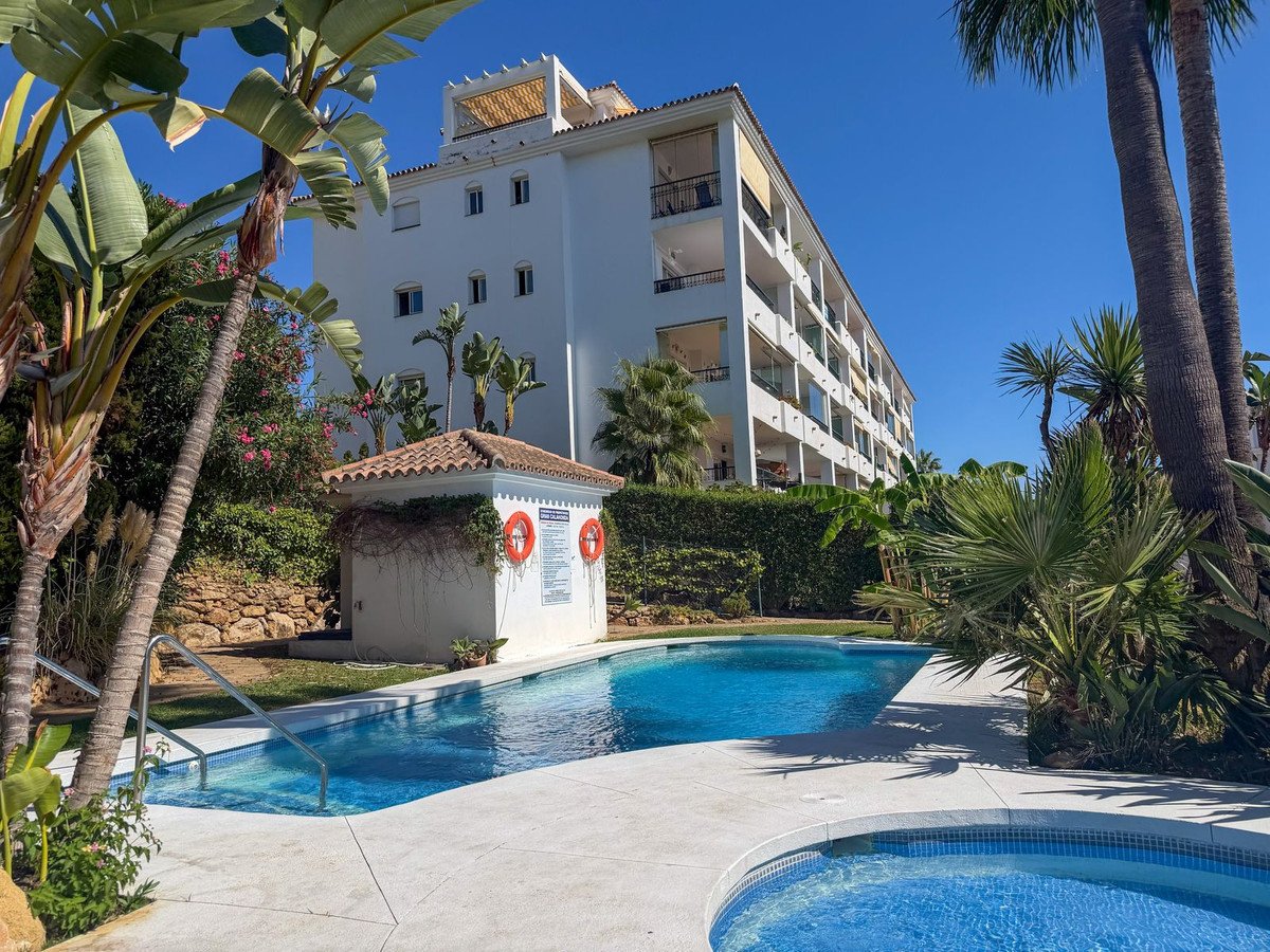 2 Bed Ground Floor Apartment in Calahonda