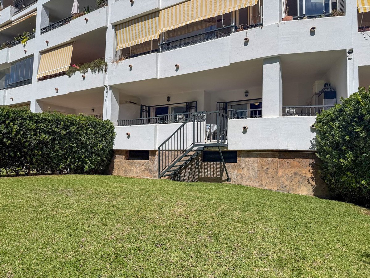 2 Bed Ground Floor Apartment in Calahonda