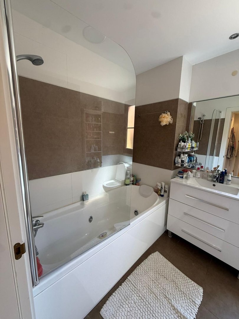 3 Bed Middle Floor Apartment in Benahavís