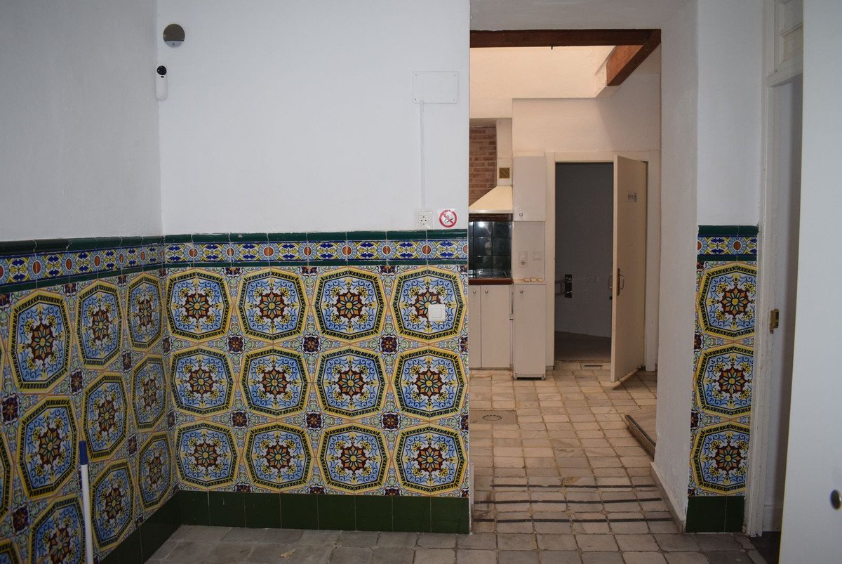 5 Bed Hotel in Málaga Centro
