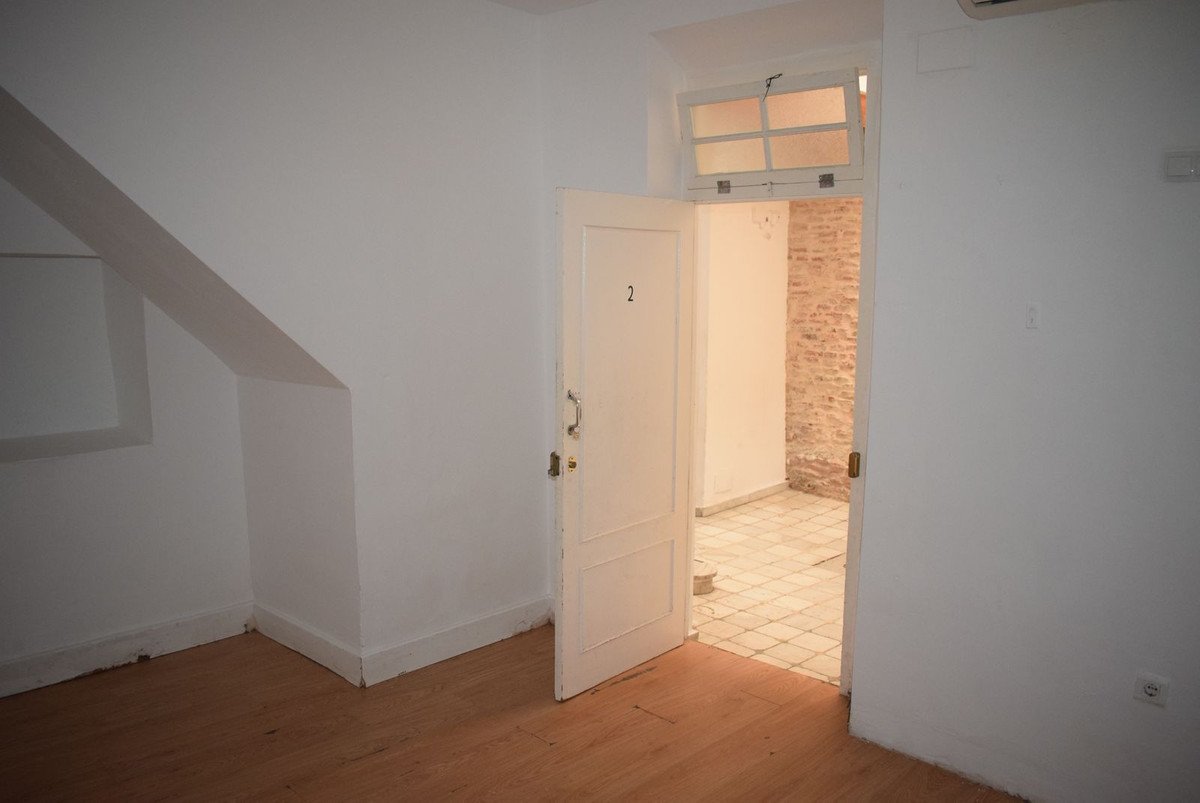 5 Bed Hotel in Málaga Centro