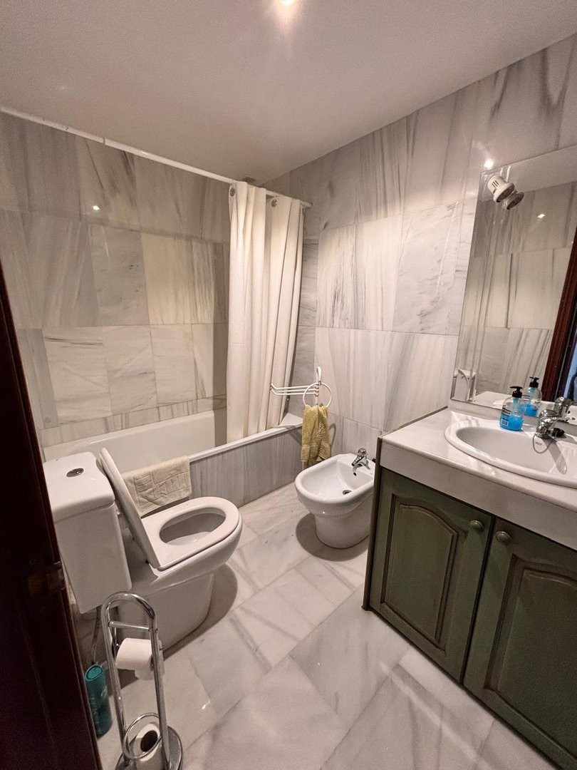 3 Bed Middle Floor Apartment in Marbella