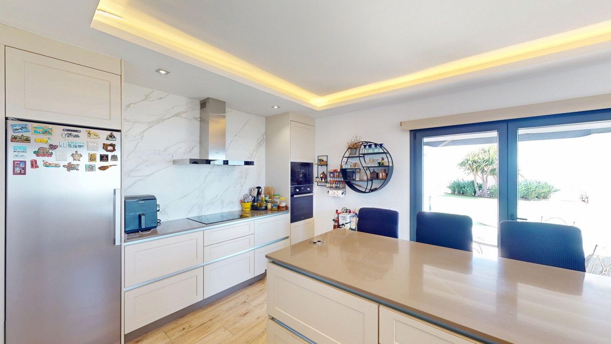 4 Bed Detached Villa in Arenas