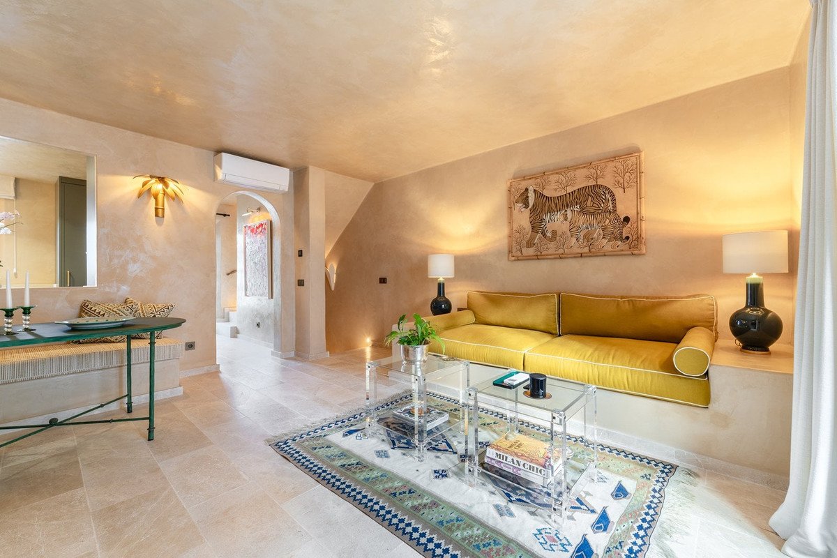 2 Bed Semi-Detached House in The Golden Mile