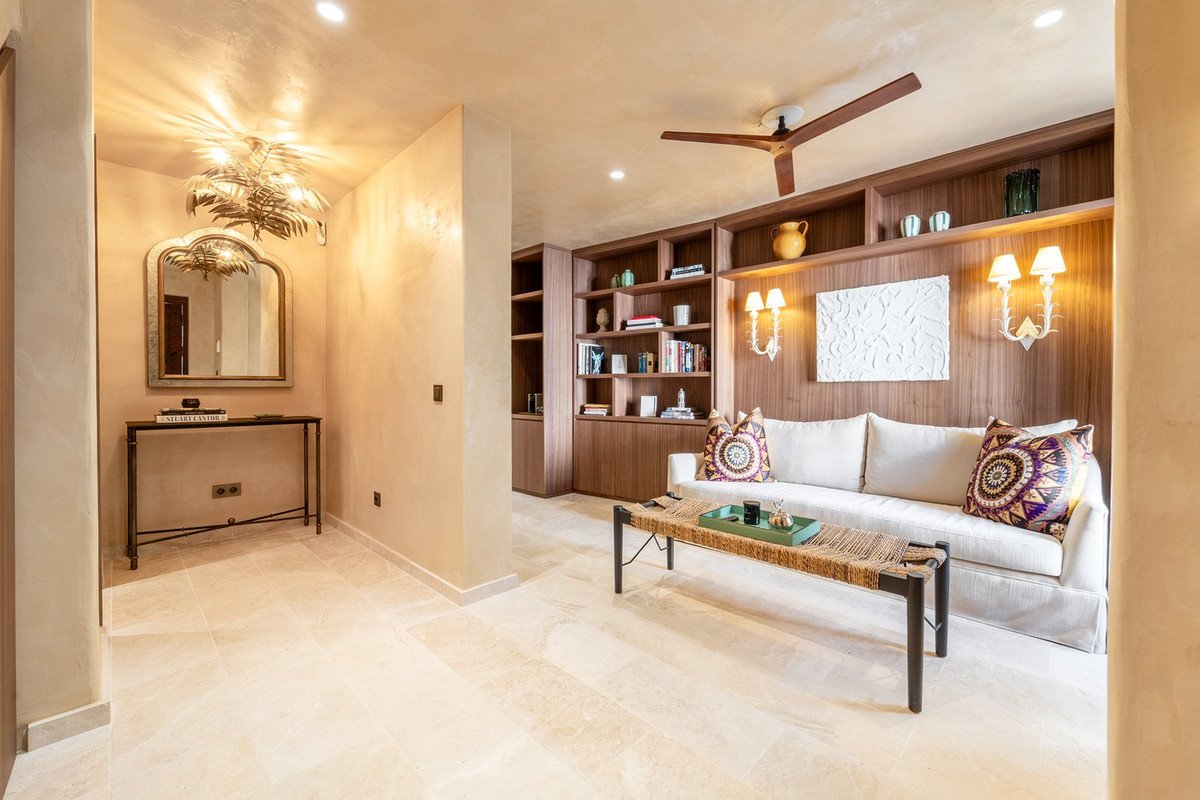 2 Bed Semi-Detached House in The Golden Mile