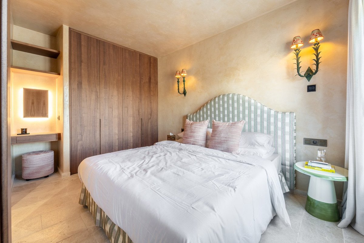 2 Bed Semi-Detached House in The Golden Mile