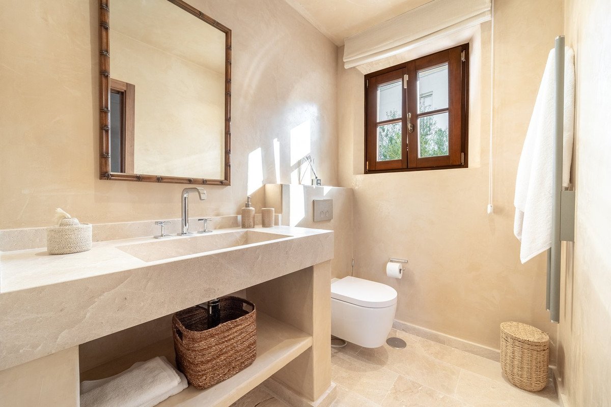 2 Bed Semi-Detached House in The Golden Mile