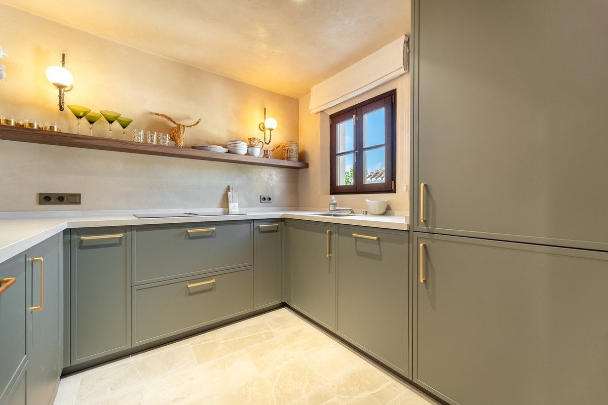 2 Bed Semi-Detached House in The Golden Mile