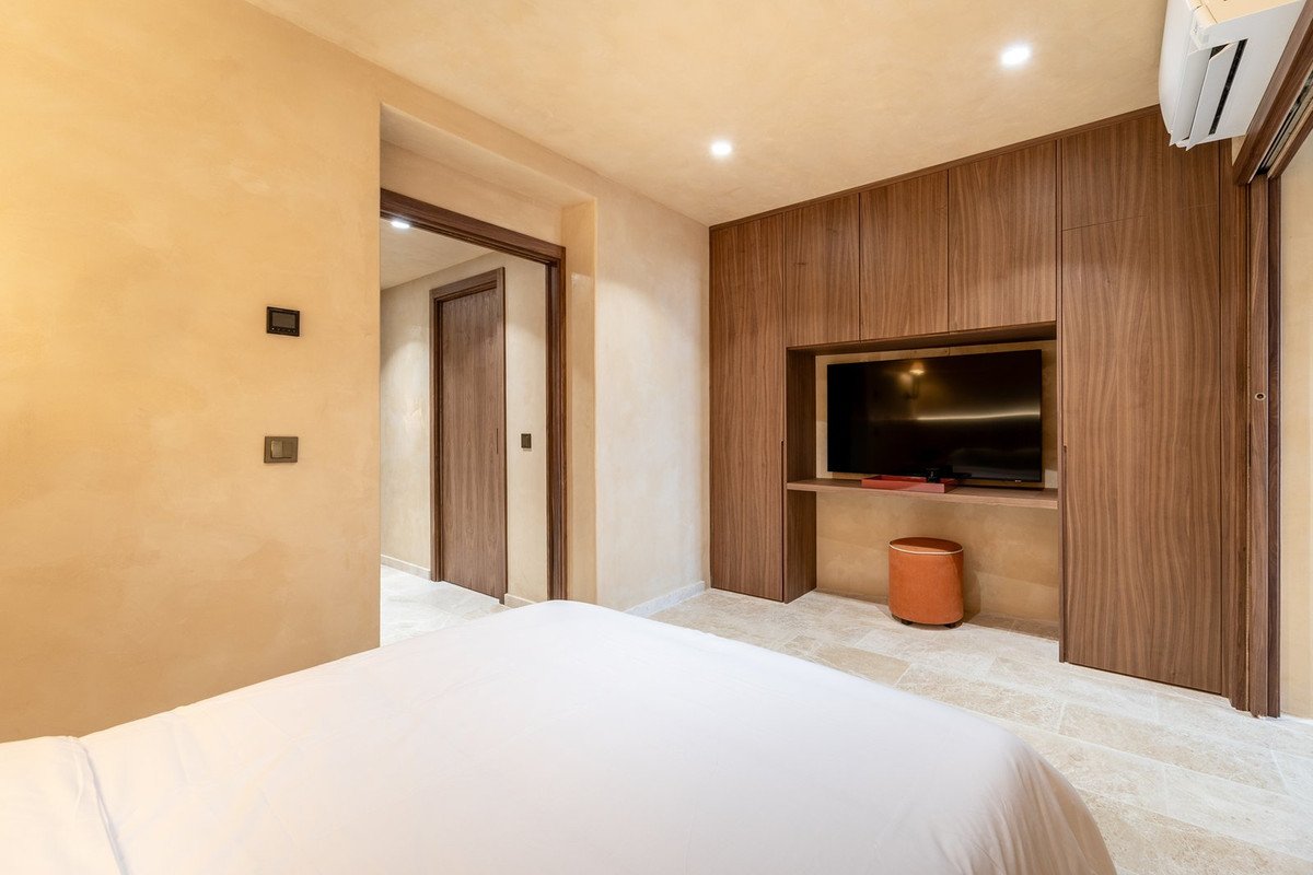 2 Bed Semi-Detached House in The Golden Mile