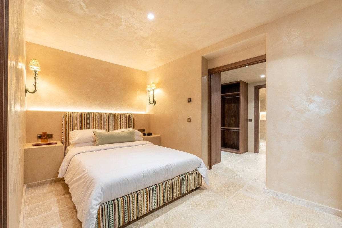 2 Bed Semi-Detached House in The Golden Mile