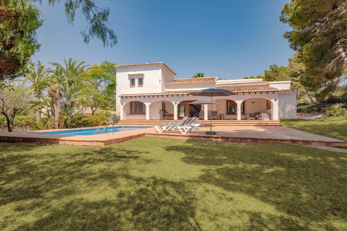 3 Bed Detached Villa in Javea