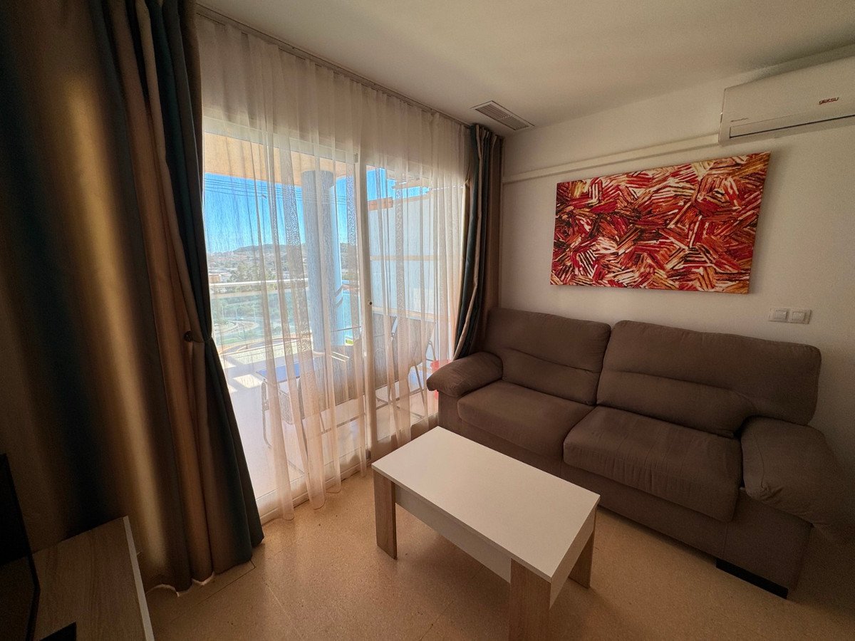 2 Bed Middle Floor Apartment in Guardamar del Segura