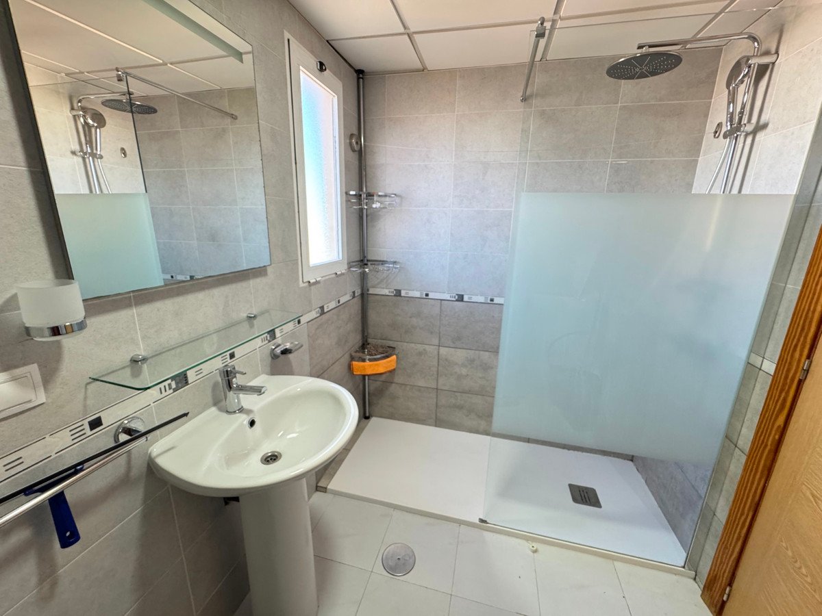 2 Bed Middle Floor Apartment in Guardamar del Segura