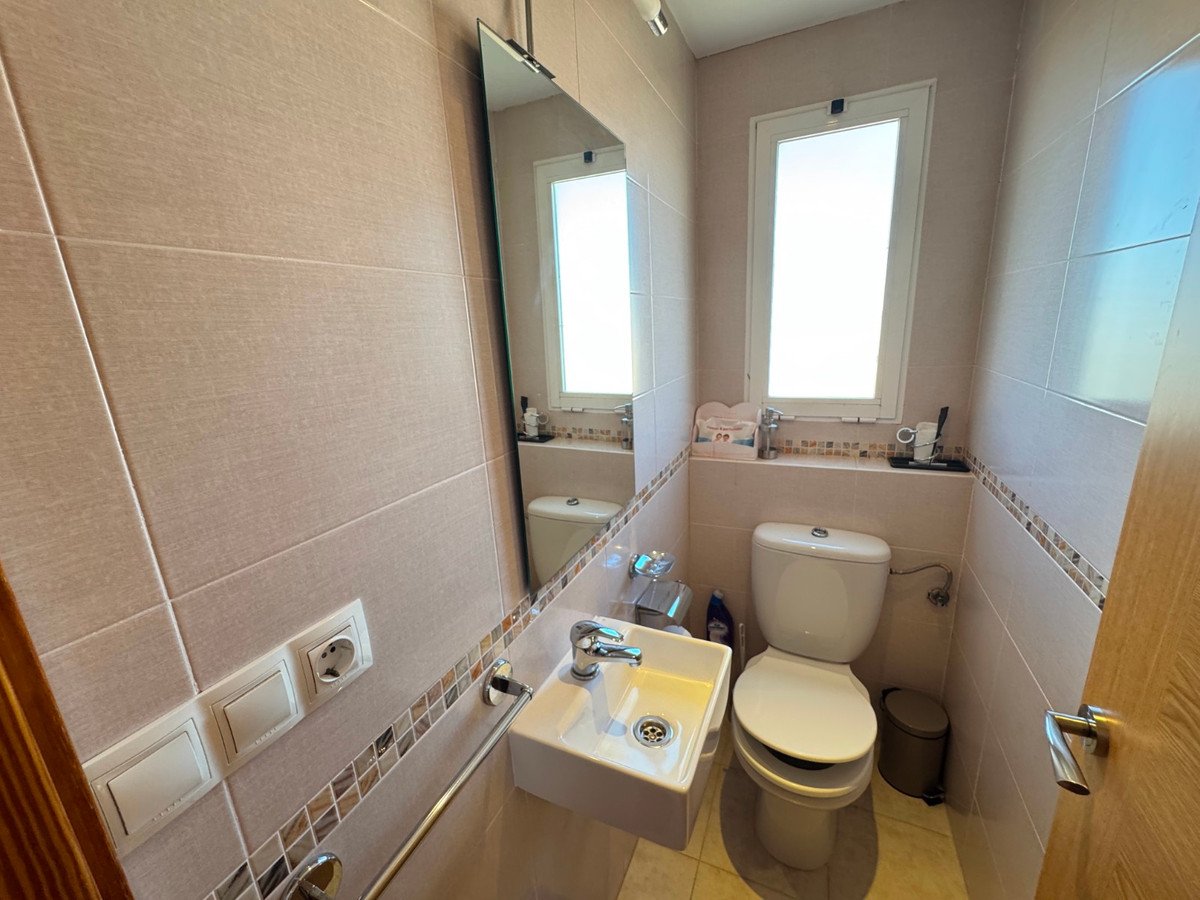 2 Bed Middle Floor Apartment in Guardamar del Segura