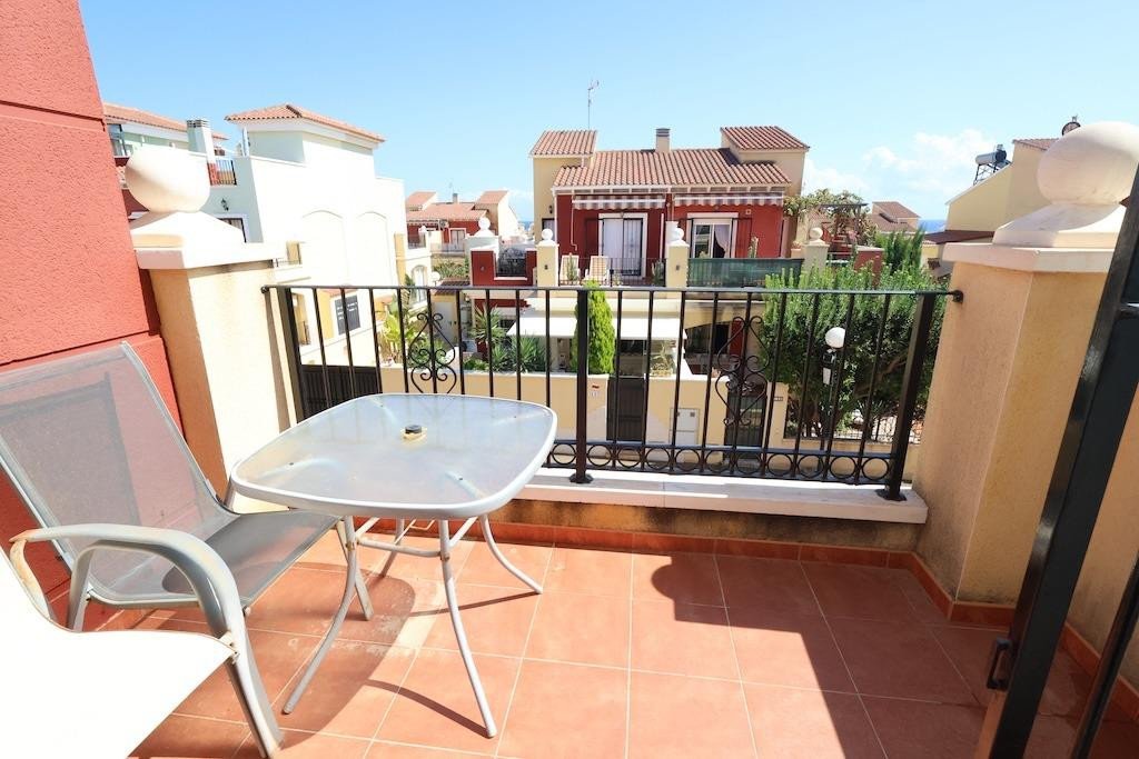 2 Bed Top Floor Apartment in Torrevieja