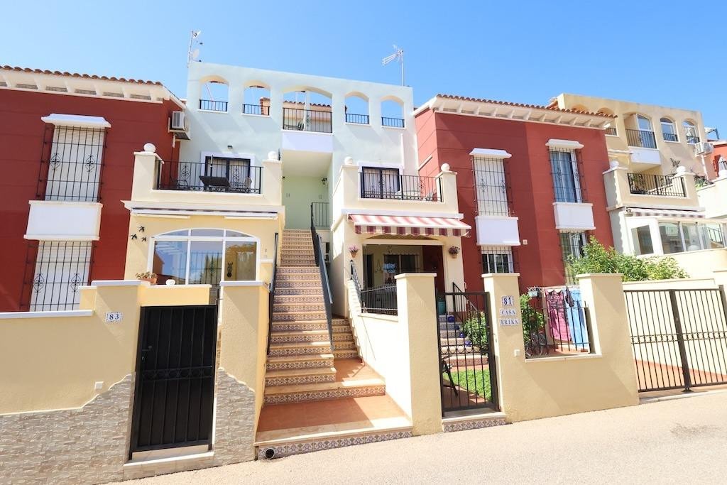 2 Bed Top Floor Apartment in Torrevieja