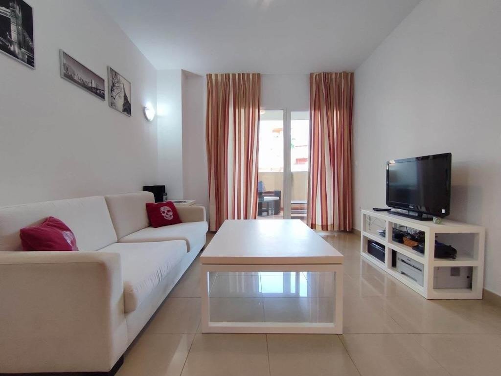 2 Bed Middle Floor Apartment in Punta Prima