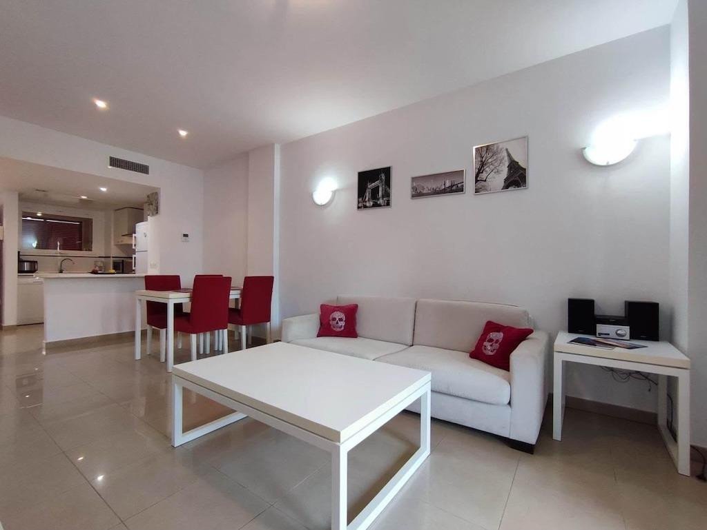2 Bed Middle Floor Apartment in Punta Prima