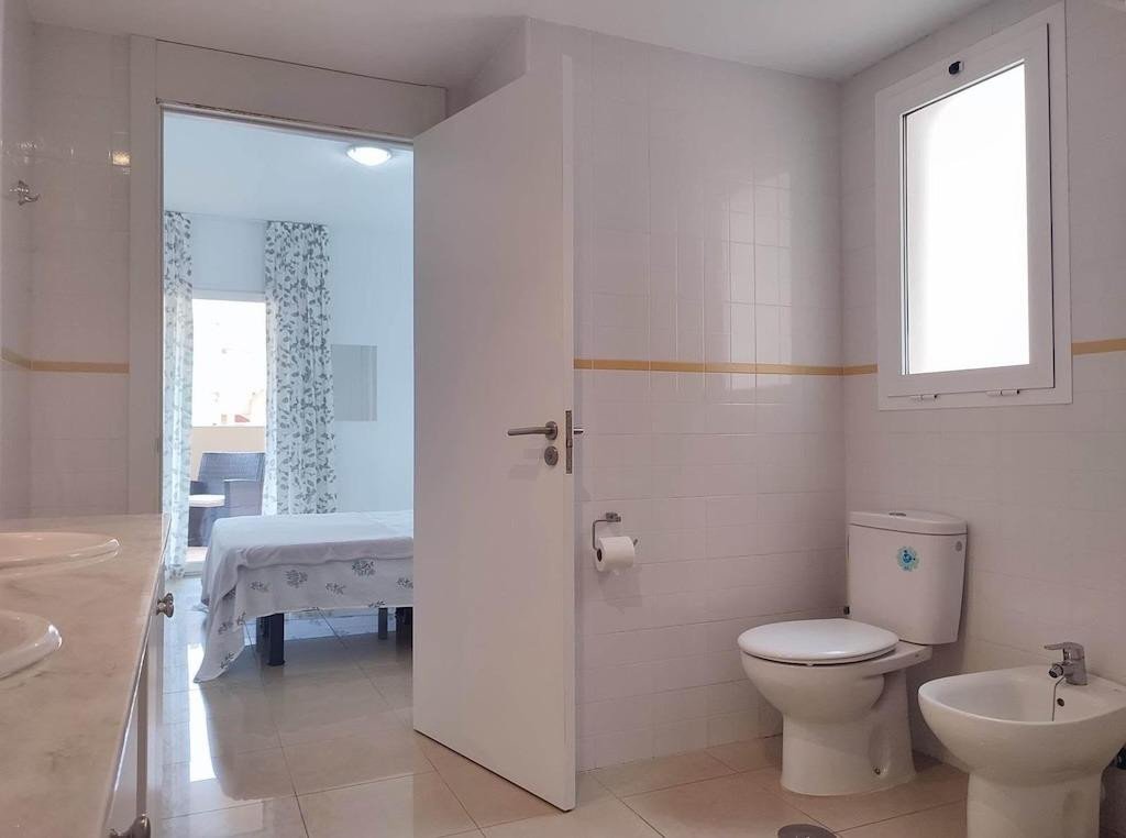2 Bed Middle Floor Apartment in Punta Prima