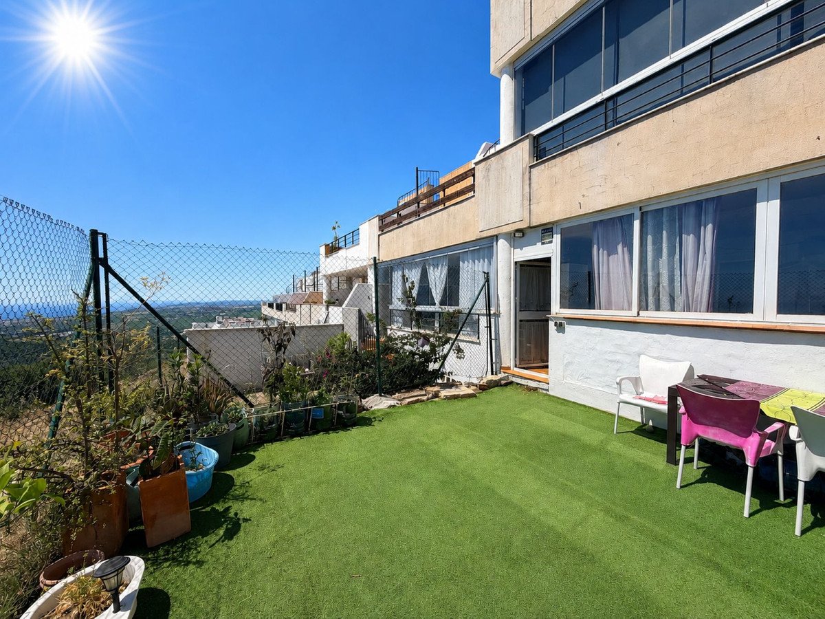 2 Bed Ground Floor Apartment in Casares Playa
