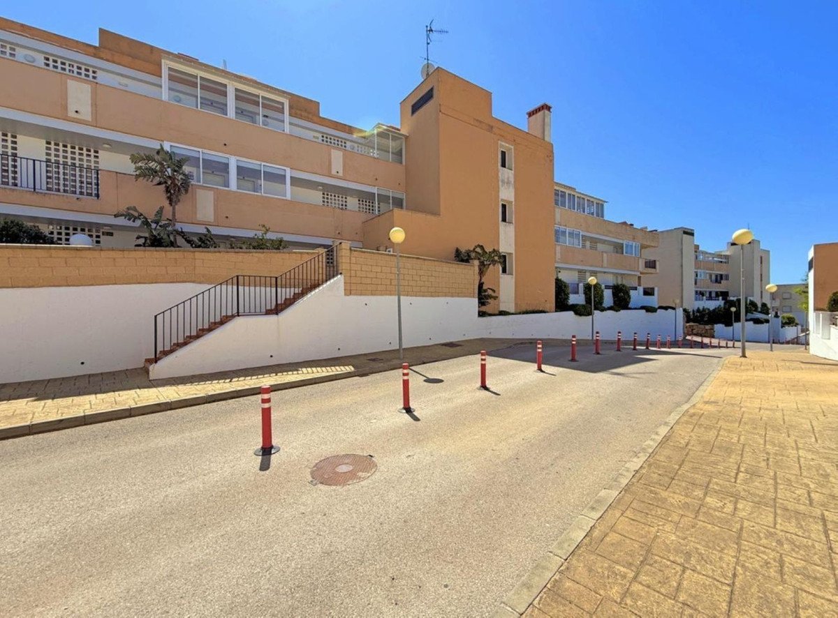 2 Bed Ground Floor Apartment in Casares Playa