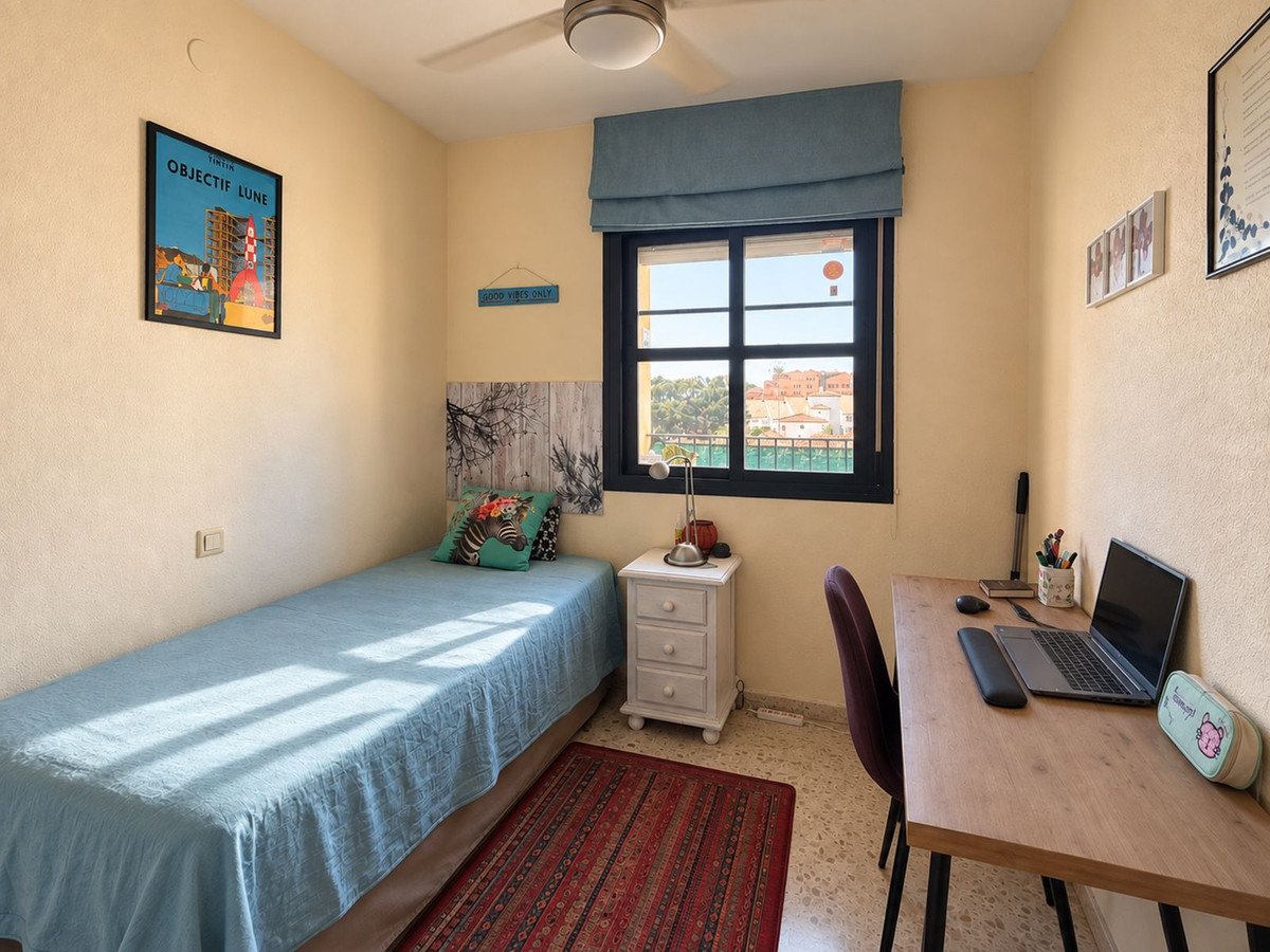2 Bed Middle Floor Apartment in Manilva