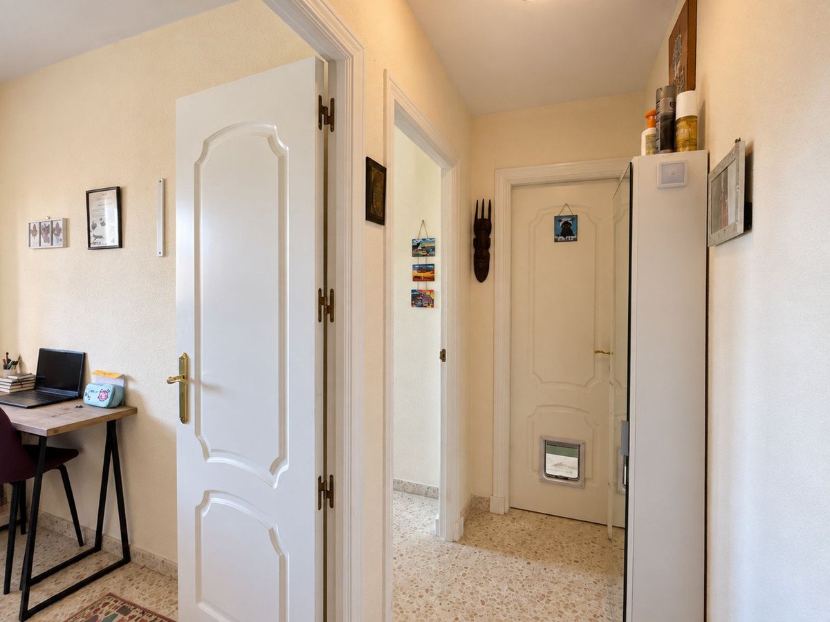 2 Bed Middle Floor Apartment in Manilva