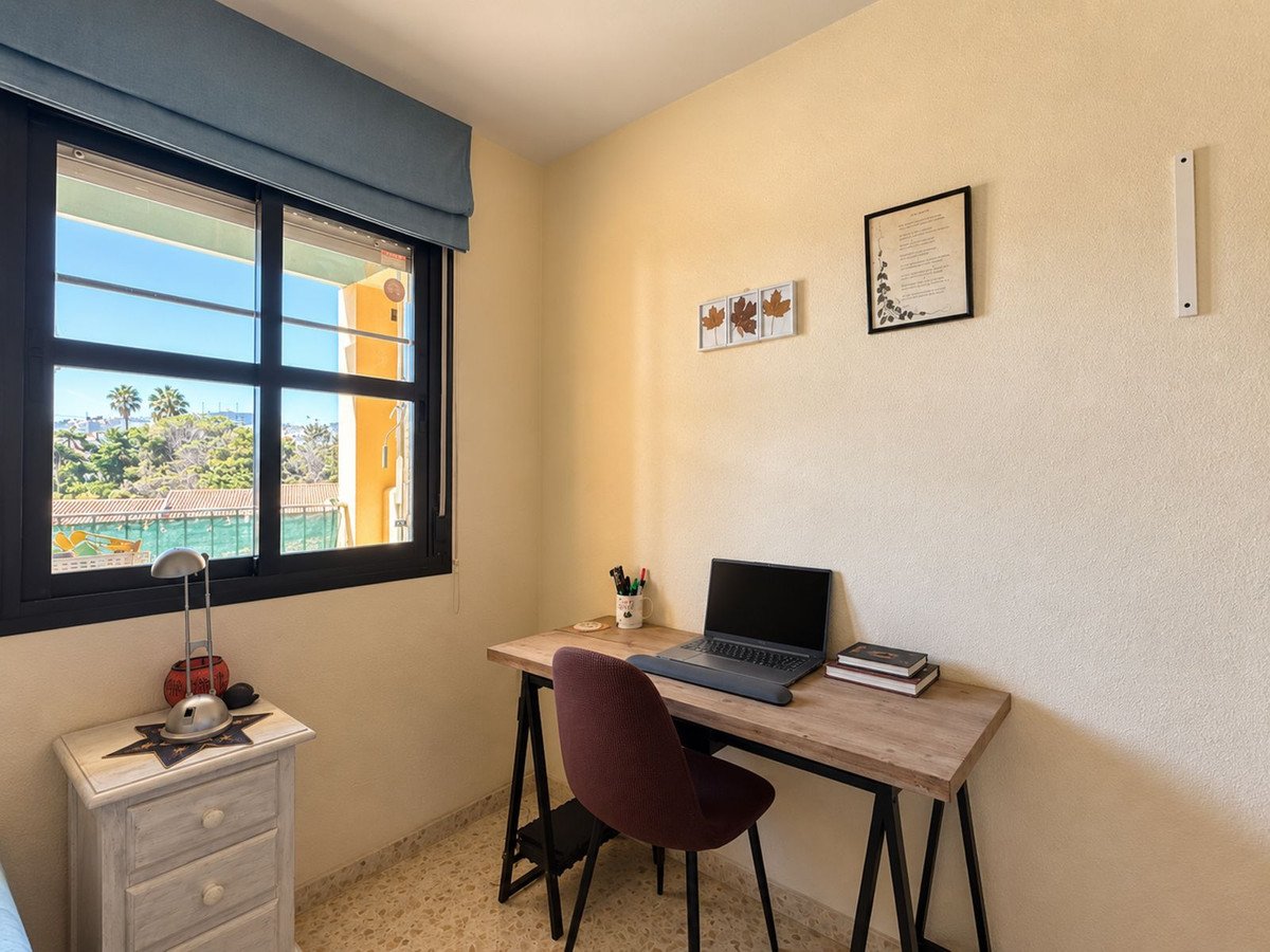 2 Bed Middle Floor Apartment in Manilva
