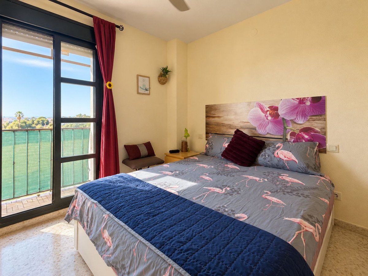 2 Bed Middle Floor Apartment in Manilva