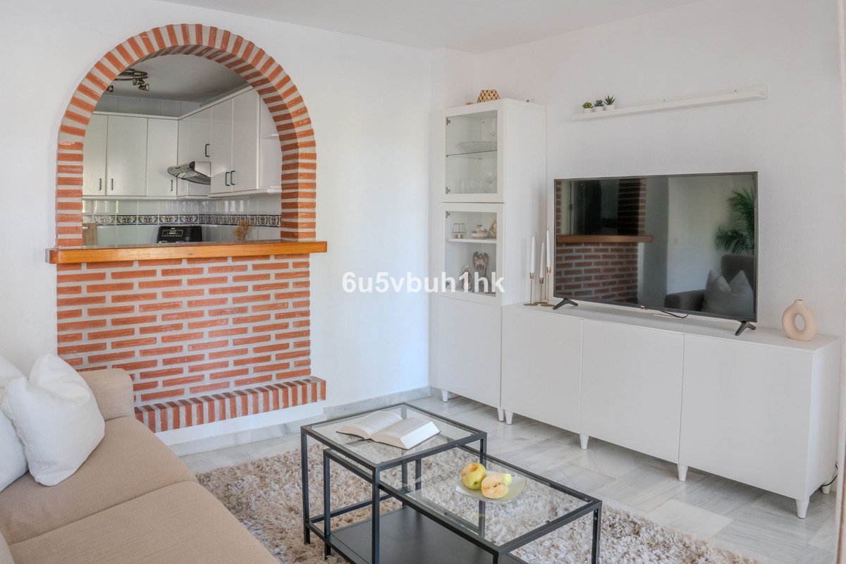 2 Bed Middle Floor Apartment in Mijas Golf