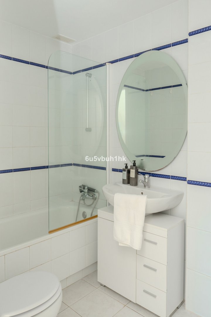 2 Bed Middle Floor Apartment in Mijas Golf
