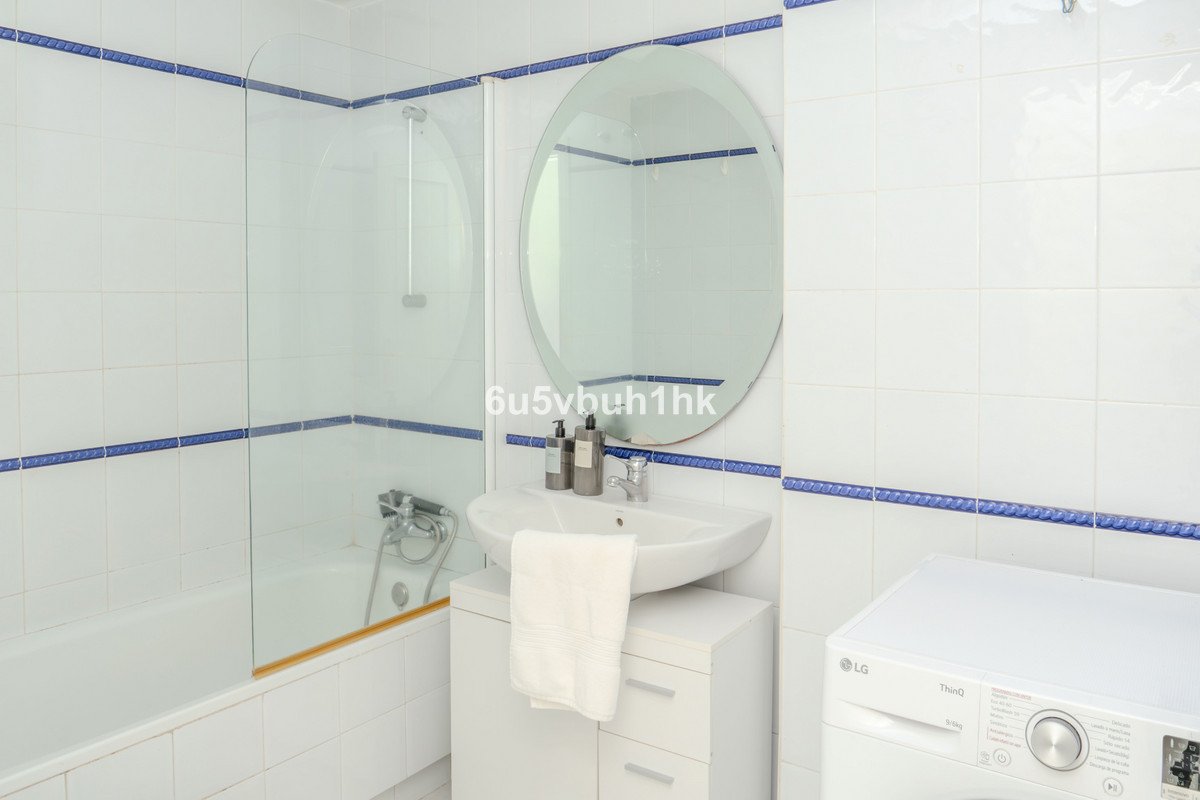 2 Bed Middle Floor Apartment in Mijas Golf