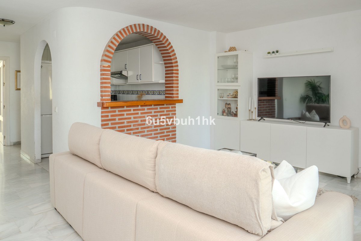 2 Bed Middle Floor Apartment in Mijas Golf