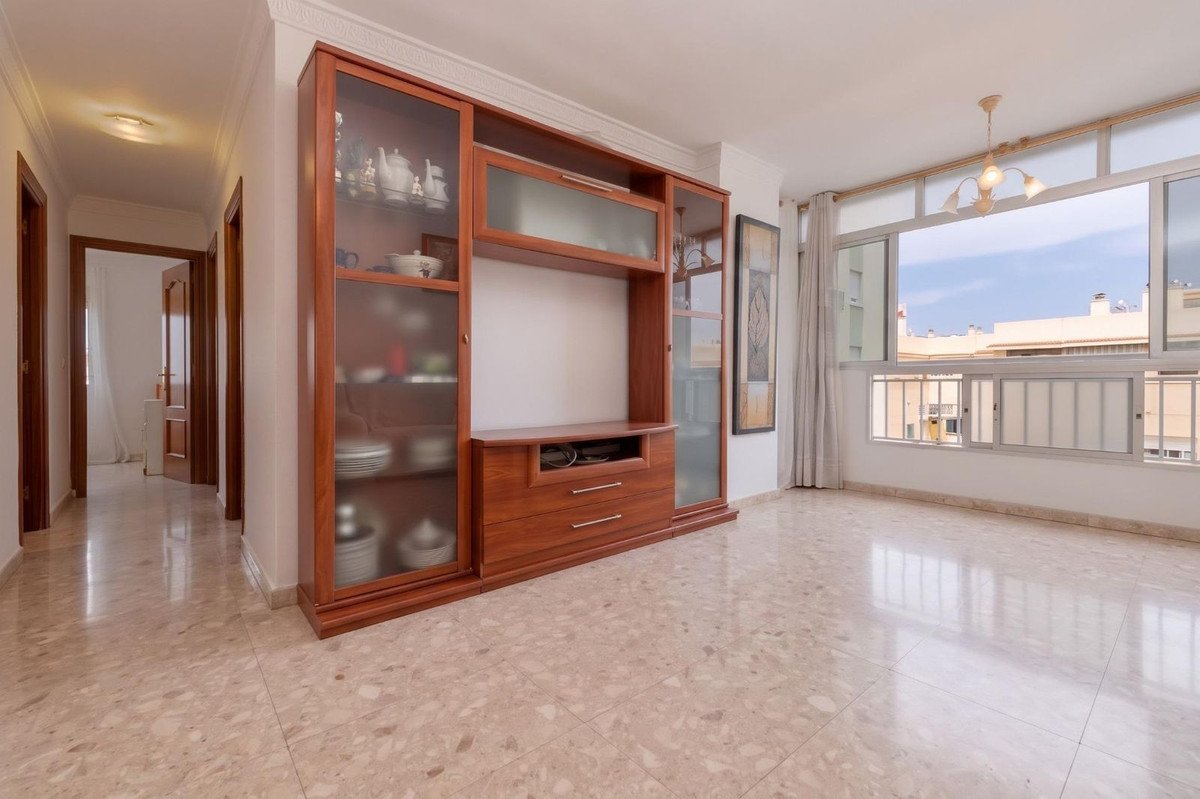 3 Bed Middle Floor Apartment in La Luz