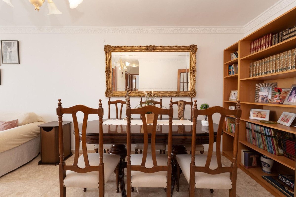 3 Bed Middle Floor Apartment in La Luz