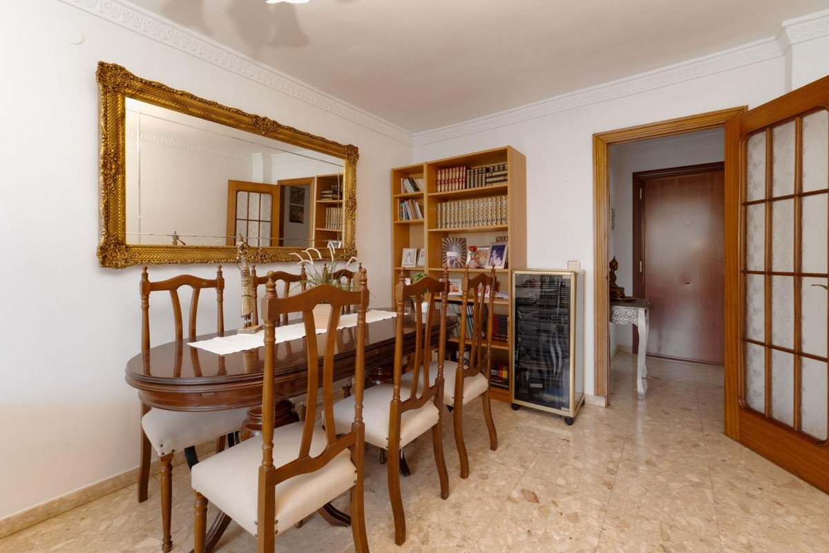 3 Bed Middle Floor Apartment in La Luz