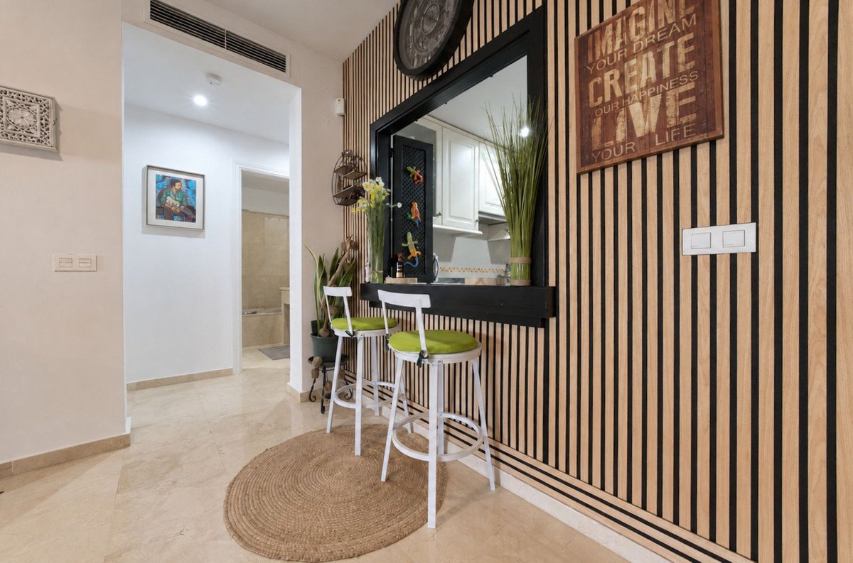 2 Bed Middle Floor Apartment in Estepona