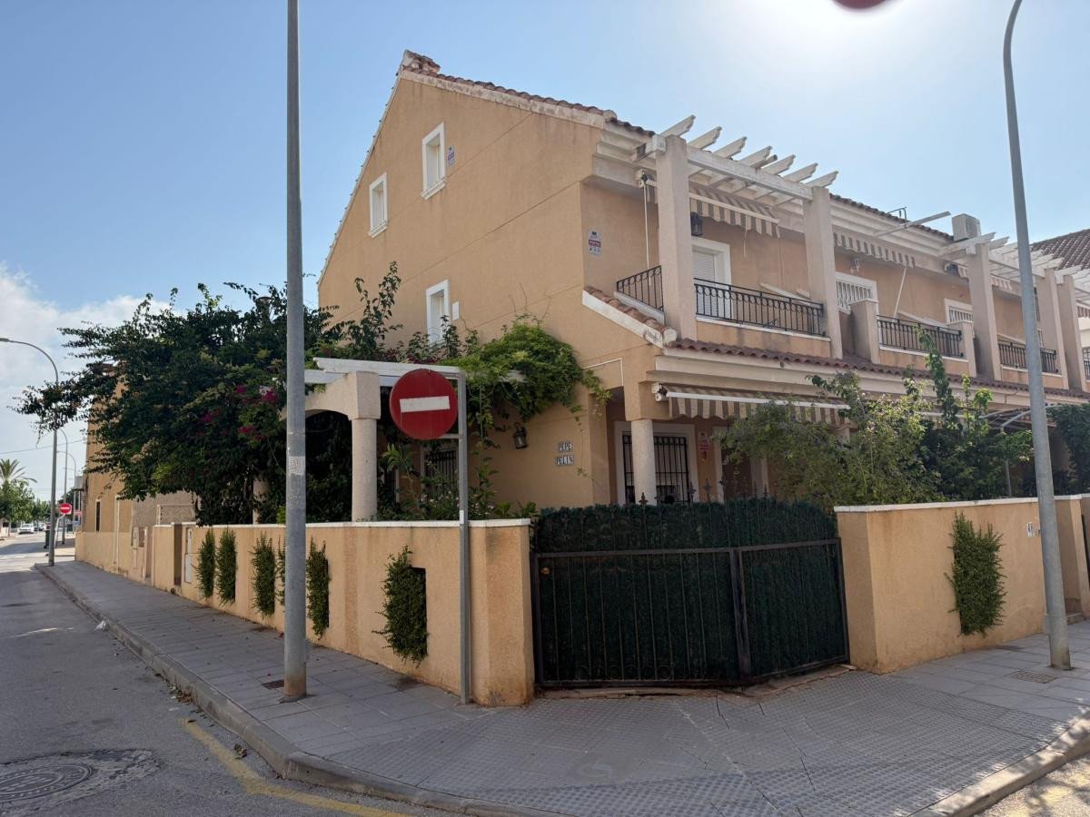 4 Bed Townhouse in Torre de la Horadada