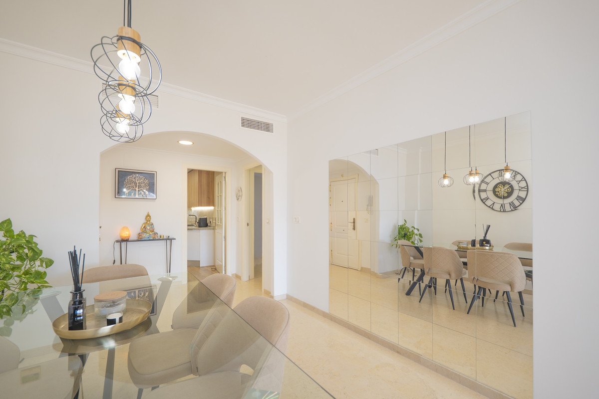 2 Bed Middle Floor Apartment in Elviria