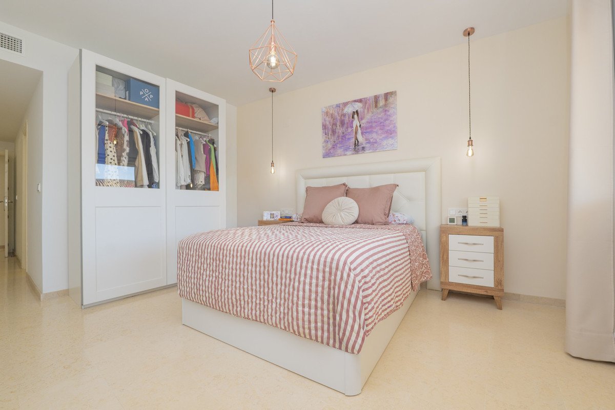 2 Bed Middle Floor Apartment in Elviria