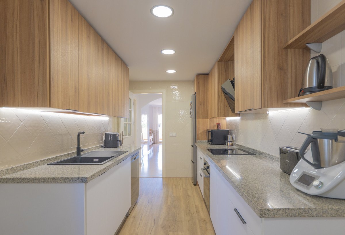 2 Bed Middle Floor Apartment in Elviria