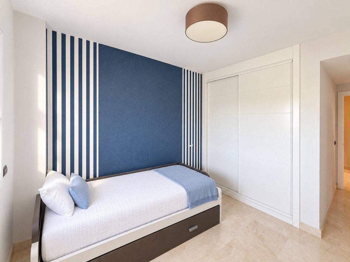 3 Bed Middle Floor Apartment in Estepona